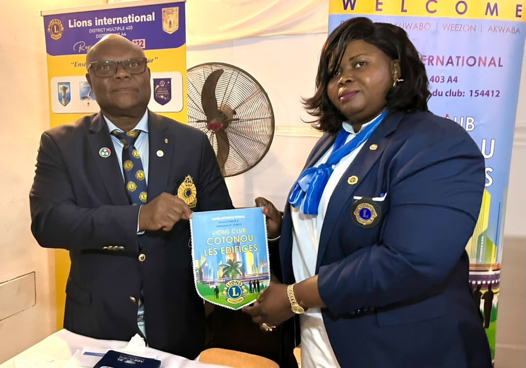 Lions International/District 403A4: Gérard Akpakoun PZ 122 donne le top de sa  tournée de prise de contact par le Lions Club Cotonou Les Édifices